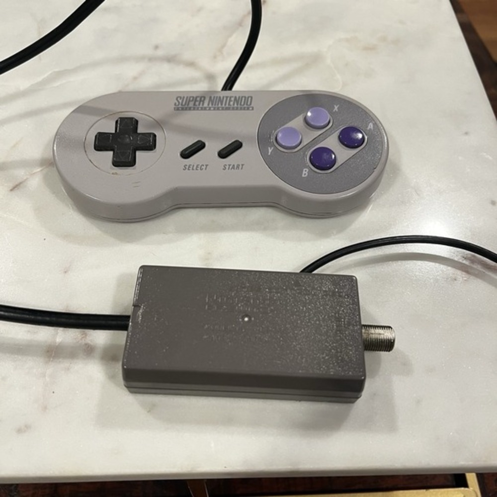 Nintendo SNSP-005 SNES Original Controller - Gray & RF Switch Adapter Not Tested